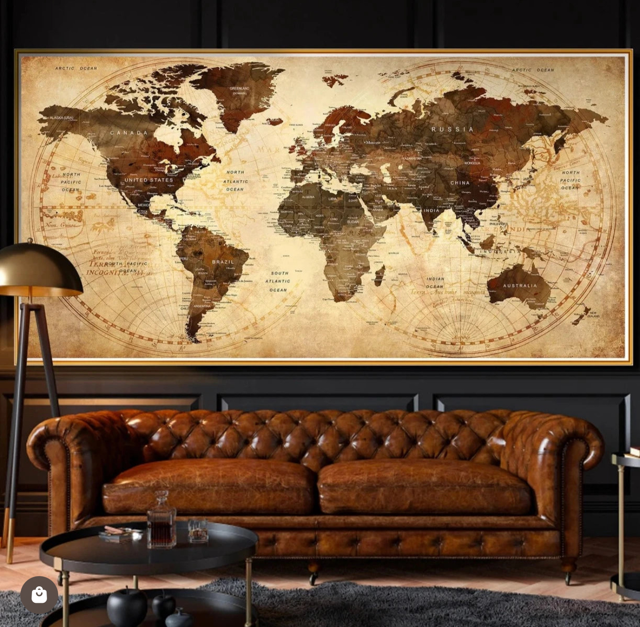 Interior clásico con un mapa del mundo, símbolo de la perspectiva global de Wayko Capital